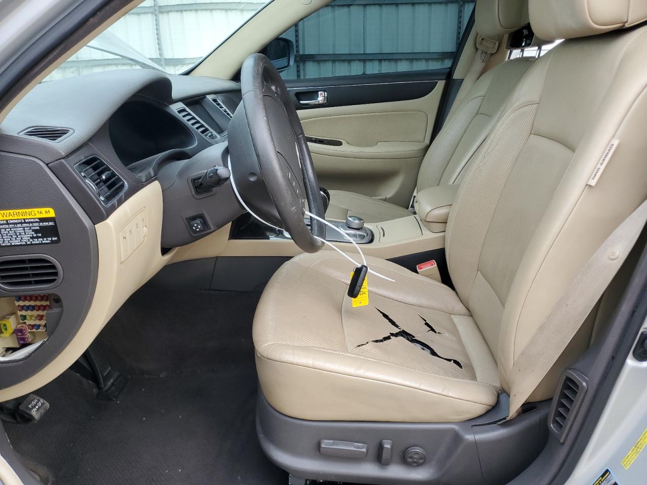 2009 Hyundai Genesis 3.8L VIN: KMHGC46E59U042424 Lot: 82688265