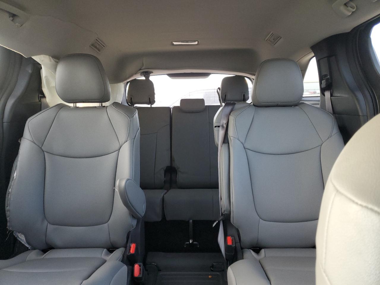 2025 Toyota Sienna Xle VIN: 5TDYRKEC8SS229758 Lot: 81991785