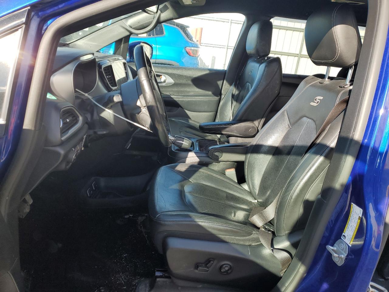 2020 Chrysler Pacifica Touring L VIN: 2C4RC1BG1LR128725 Lot: 90982645