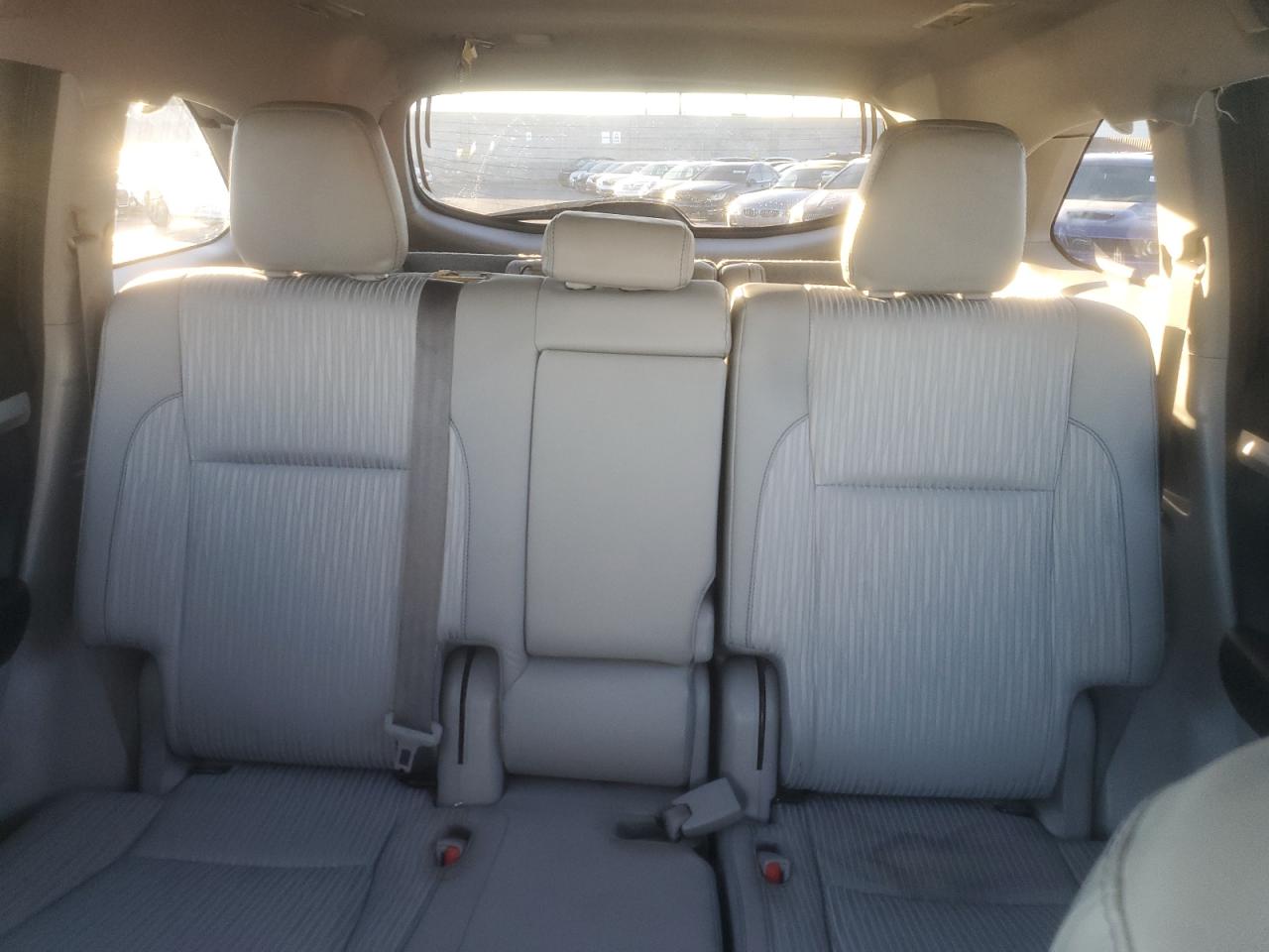 2018 Toyota Highlander Le VIN: 5TDZZRFH8JS283745 Lot: 87429215