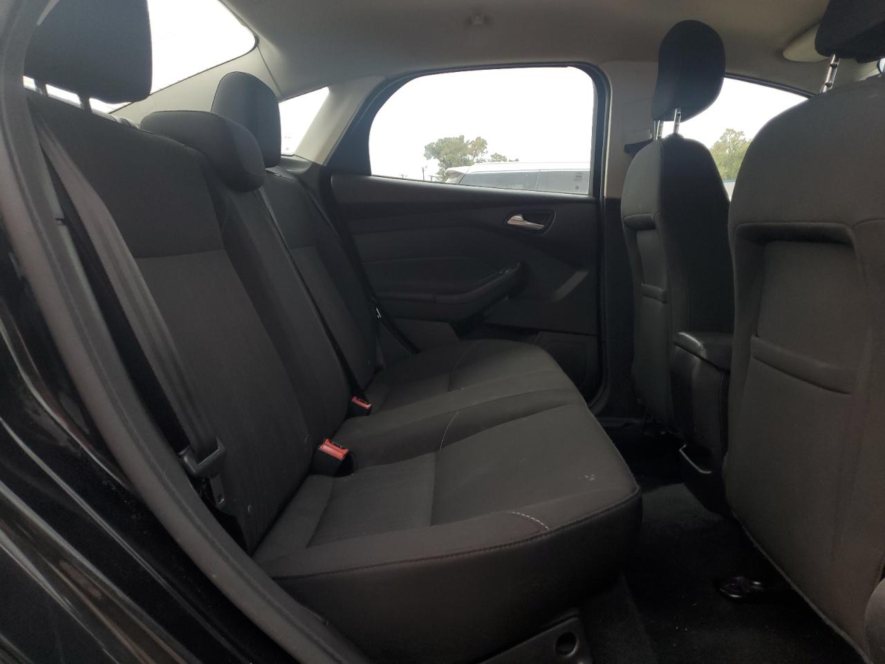 2015 Ford Focus Se VIN: 1FADP3F22FL329786 Lot: 84889115