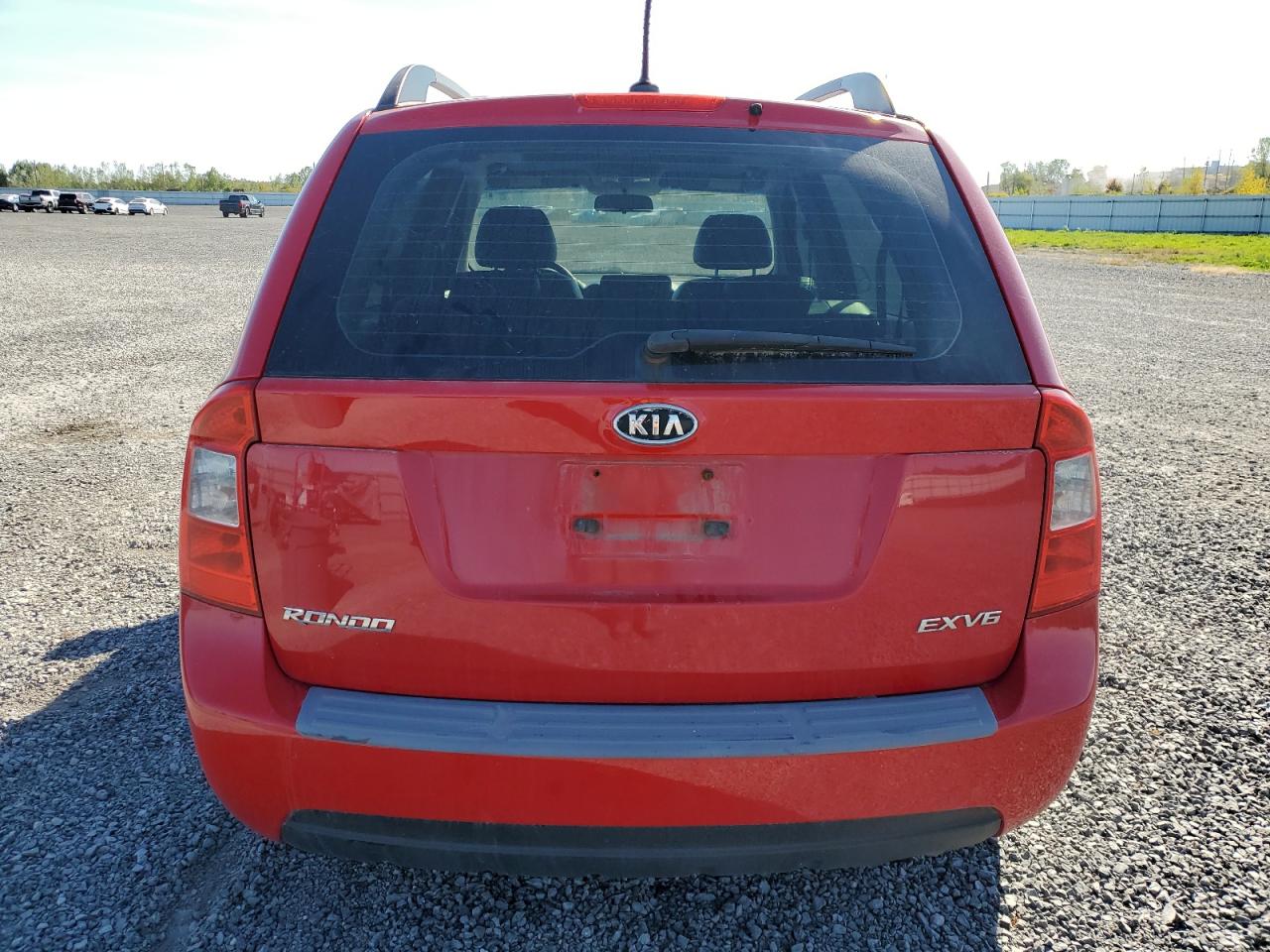 2009 Kia Rondo Lx VIN: KNAFG526497270368 Lot: 85272865