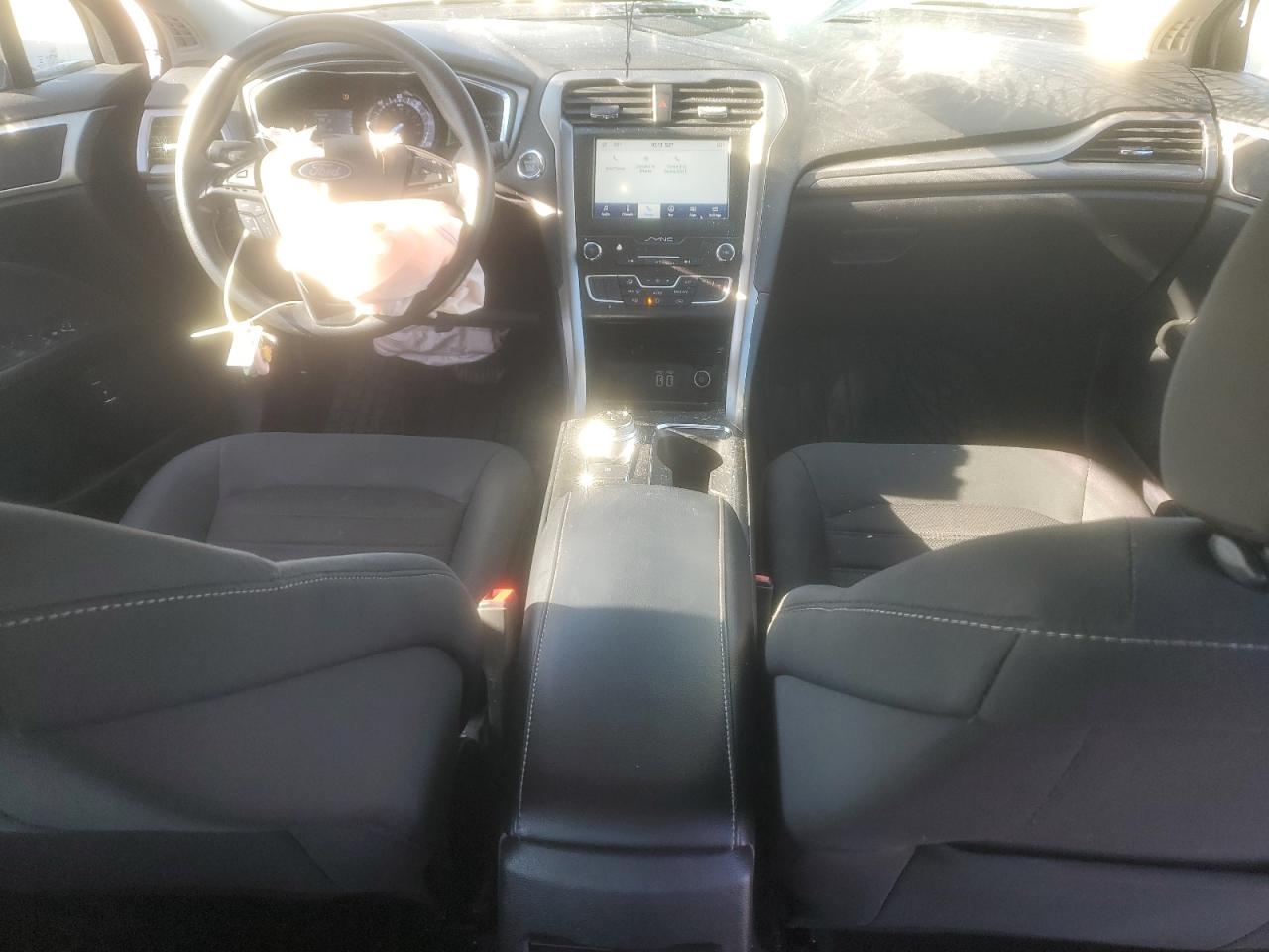 2020 Ford Fusion Se VIN: 3FA6P0LU9LR105957 Lot: 90898915