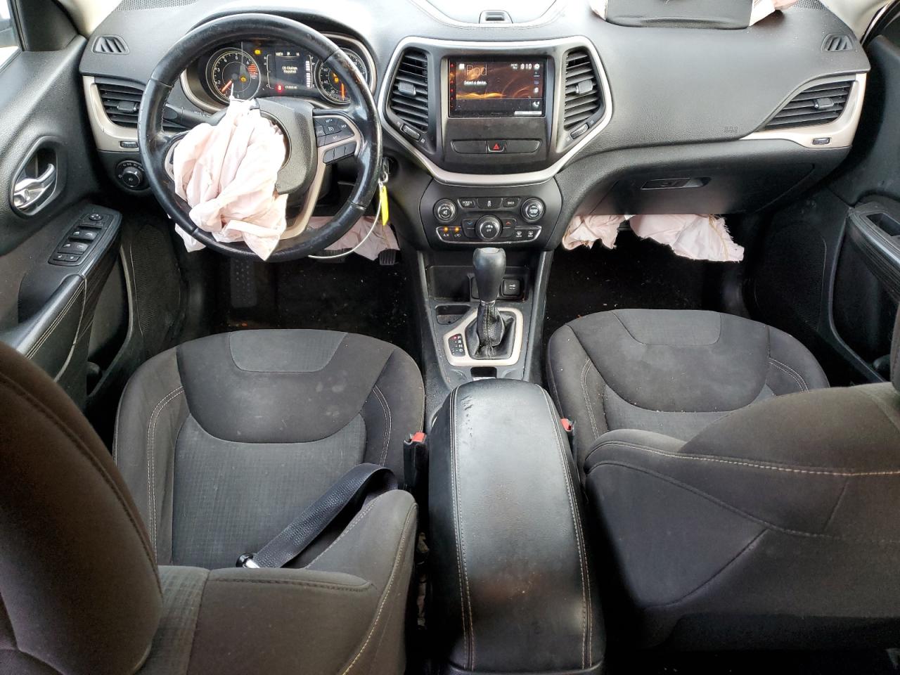 2016 Jeep Cherokee Latitude VIN: 1C4PJLCB3GW165008 Lot: 89551095