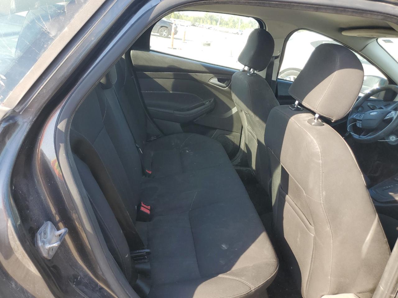 2016 Ford Focus Se VIN: 1FADP3F24GL247737 Lot: 81472375