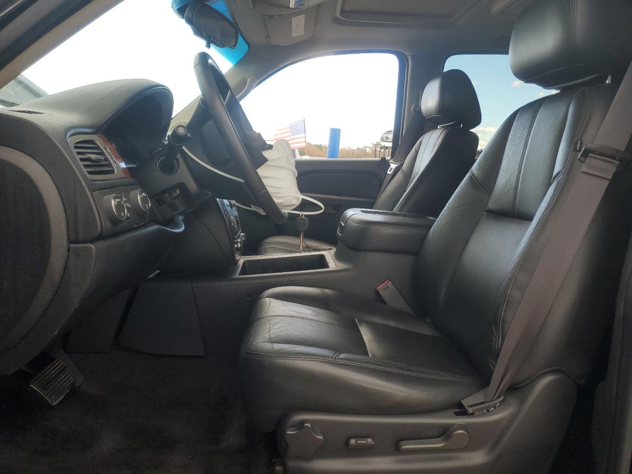 2013 Chevrolet Tahoe K1500 Lt VIN: 1GNSKBE01DR303059 Lot: 90365995