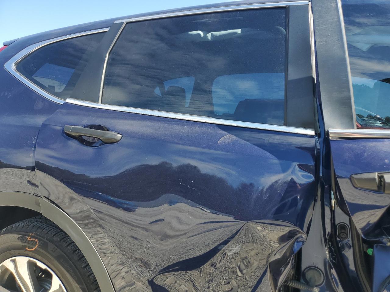 2019 Honda Cr-V Lx VIN: 2HKRW6H39KH204390 Lot: 84835325