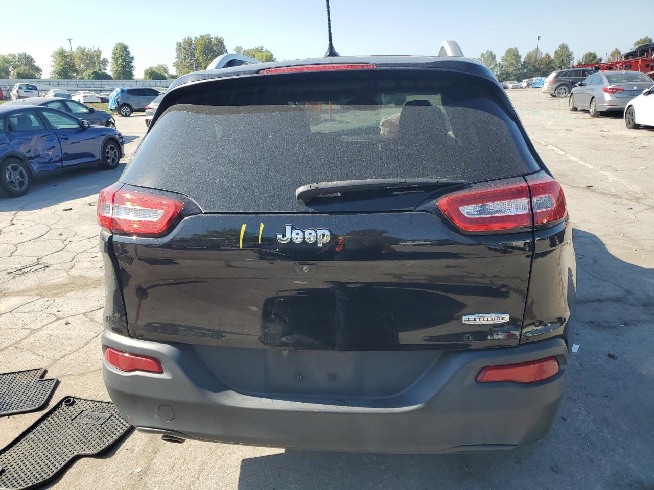 2018 Jeep Cherokee Latitude VIN: 1C4PJLCB4JD615820 Lot: 84973765