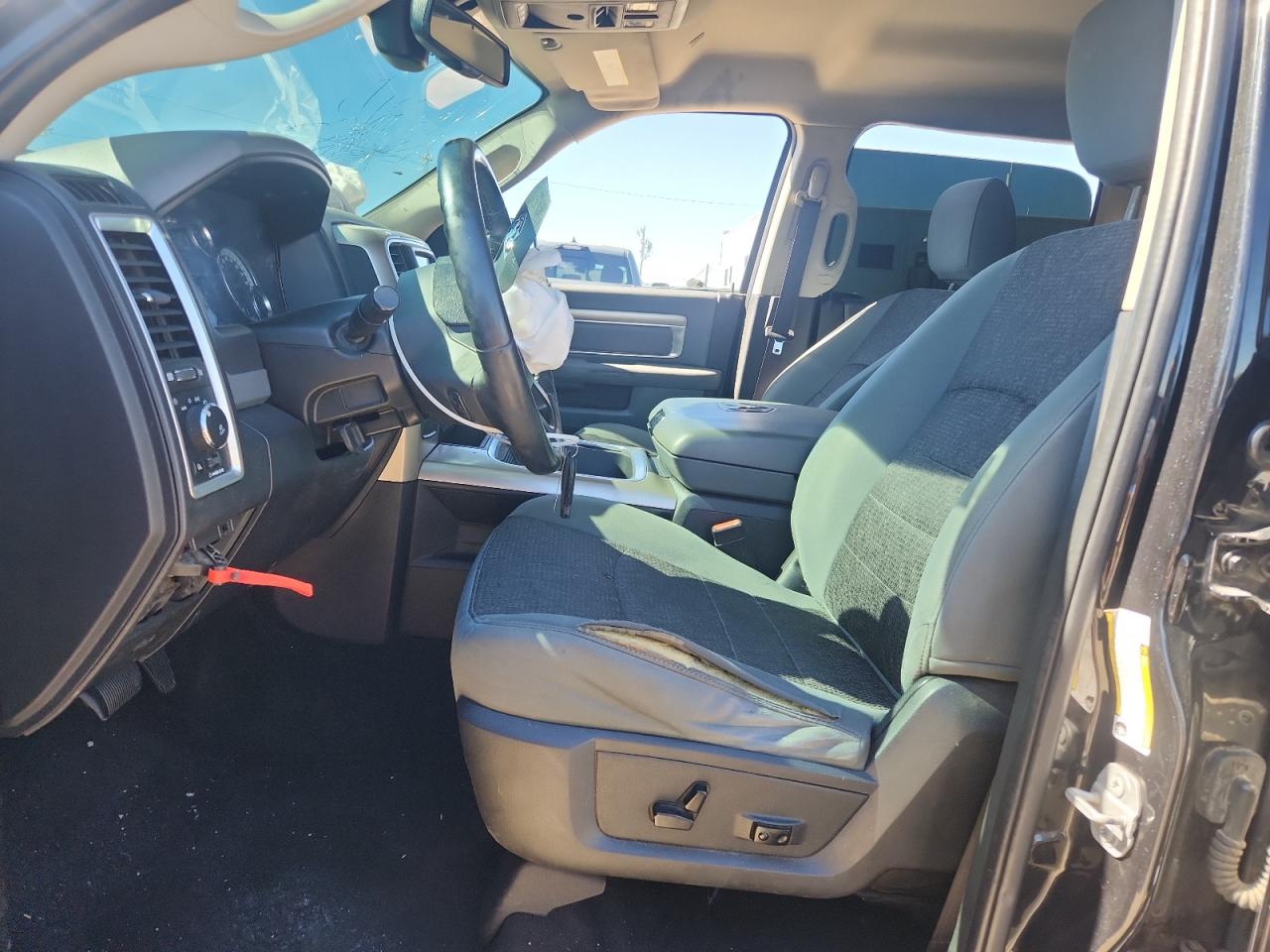 2017 Ram 1500 Slt VIN: 3C6RR6LT2HG658827 Lot: 89702435