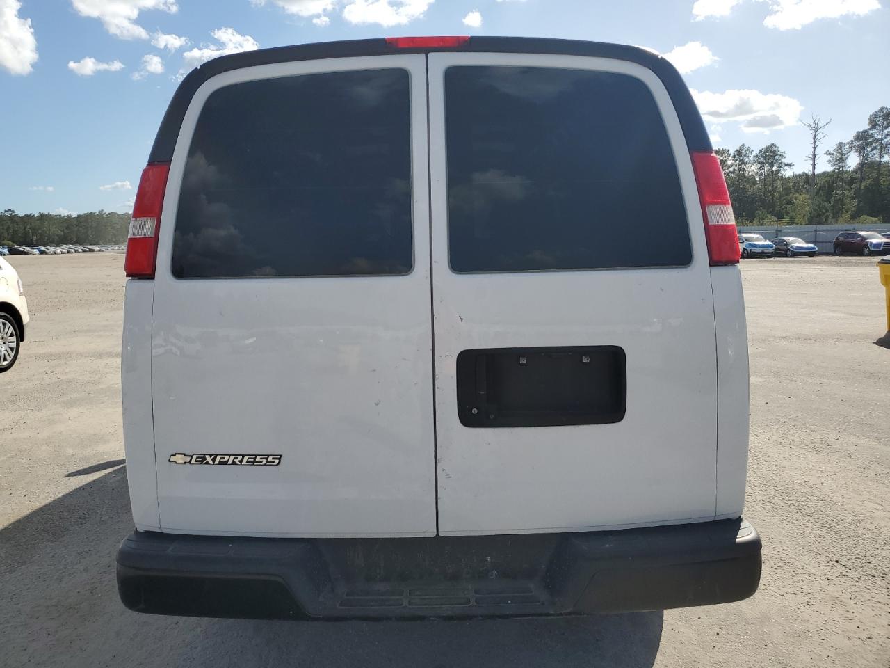 2020 Chevrolet Express G2500 VIN: 1GCWGBFP3L1123201 Lot: 85150525