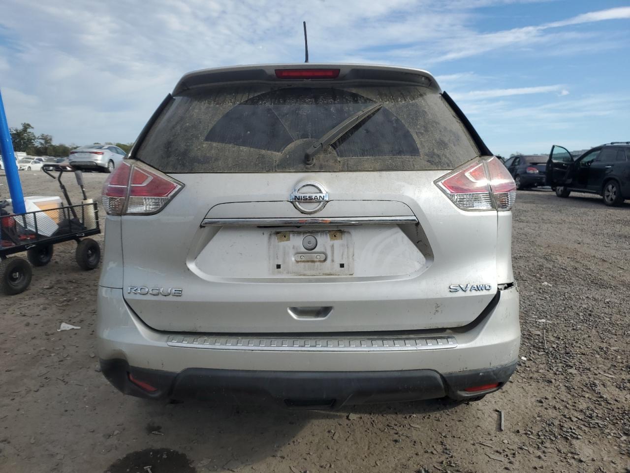 2015 Nissan Rogue S VIN: 5N1AT2MK5FC895345 Lot: 85647025