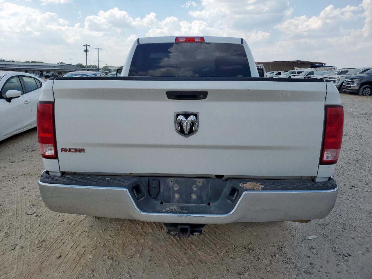 2018 Ram 1500 St VIN: 3C6JR6AT8JG129419 Lot: 85283445