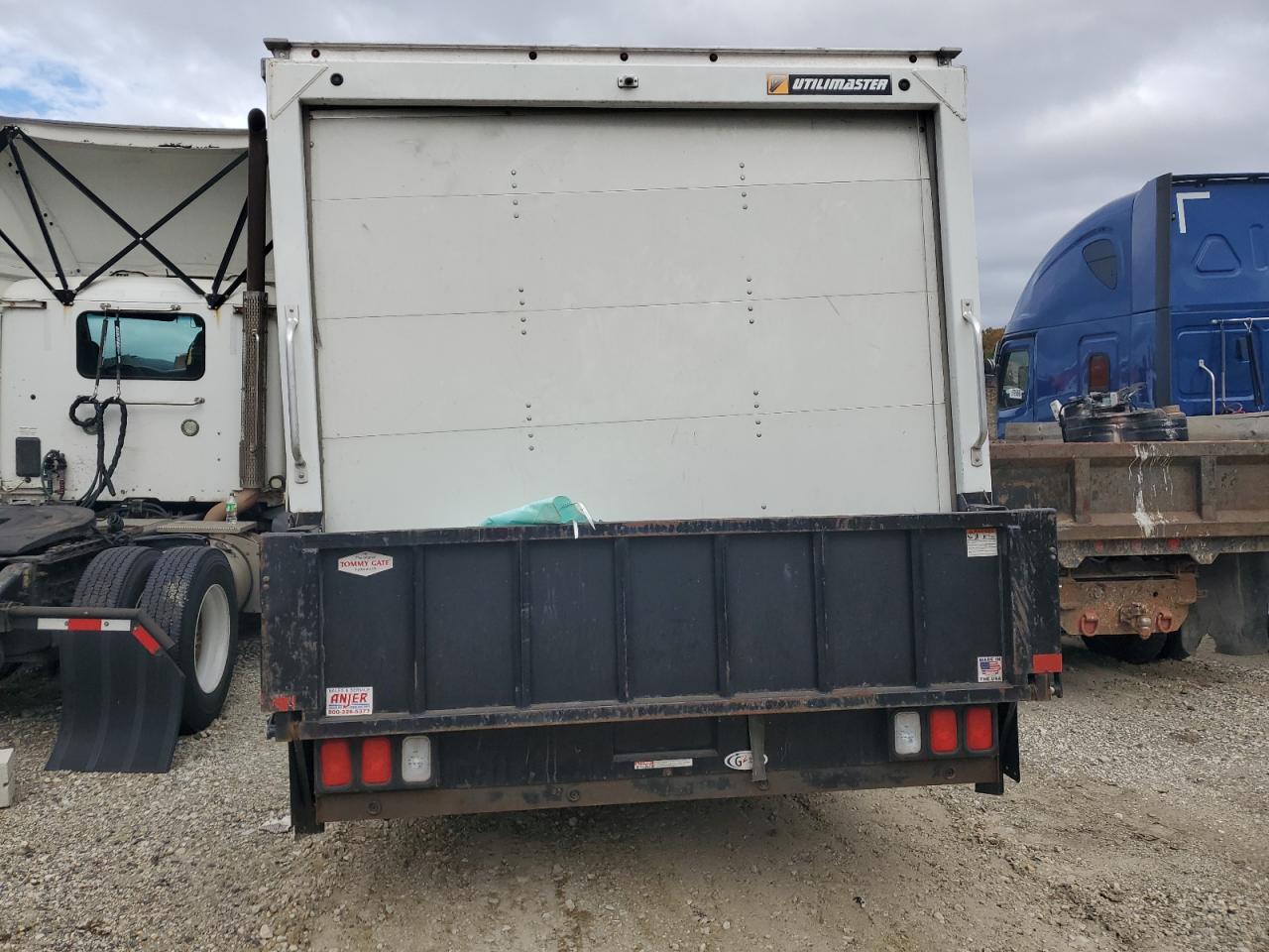 2022 Ford Transit T- - Box Truck VIN: 1FDBF6P8XNKA07860 Lot: 89804925