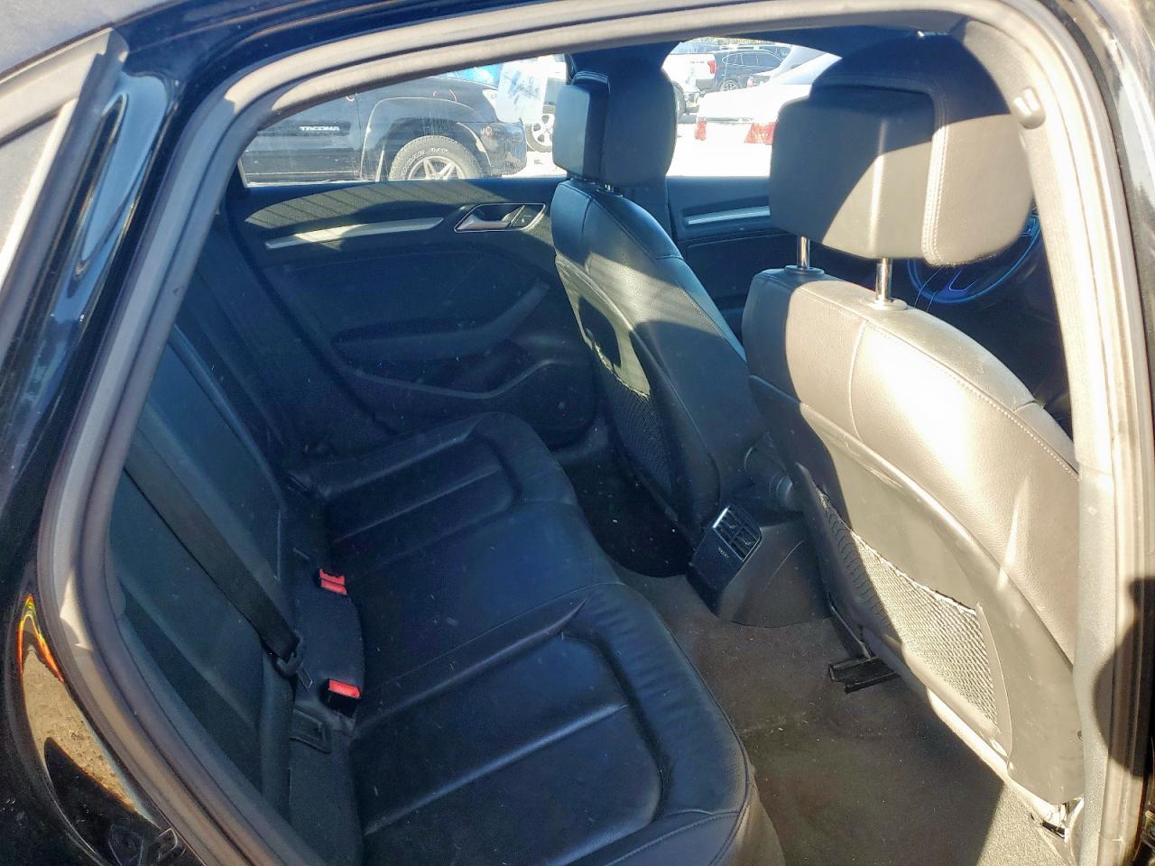 2017 Audi A3 Premium VIN: WAUAUGFF1H1025604 Lot: 91036225