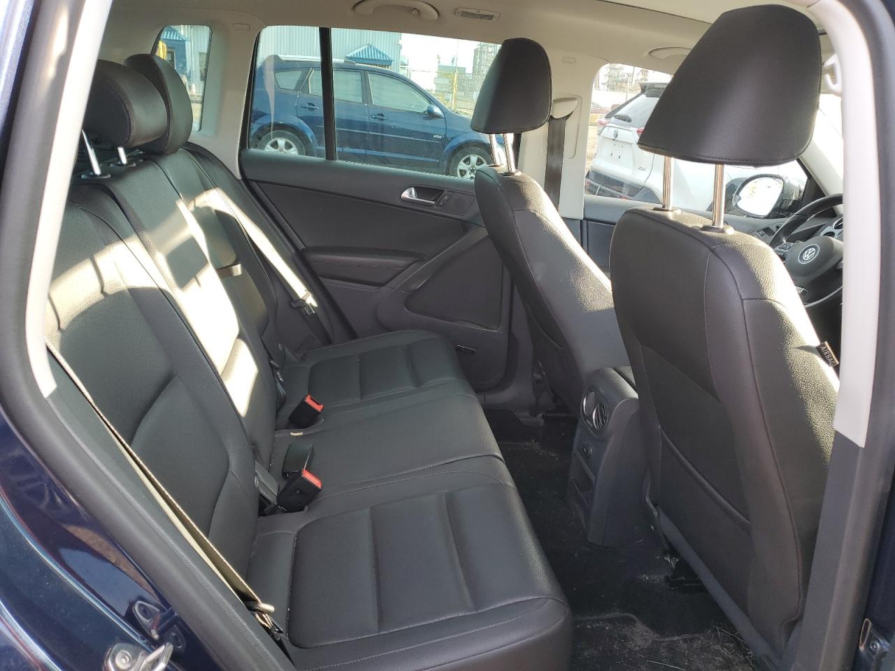 2015 Volkswagen Tiguan S VIN: WVGHV7AX2FW510215 Lot: 86894835