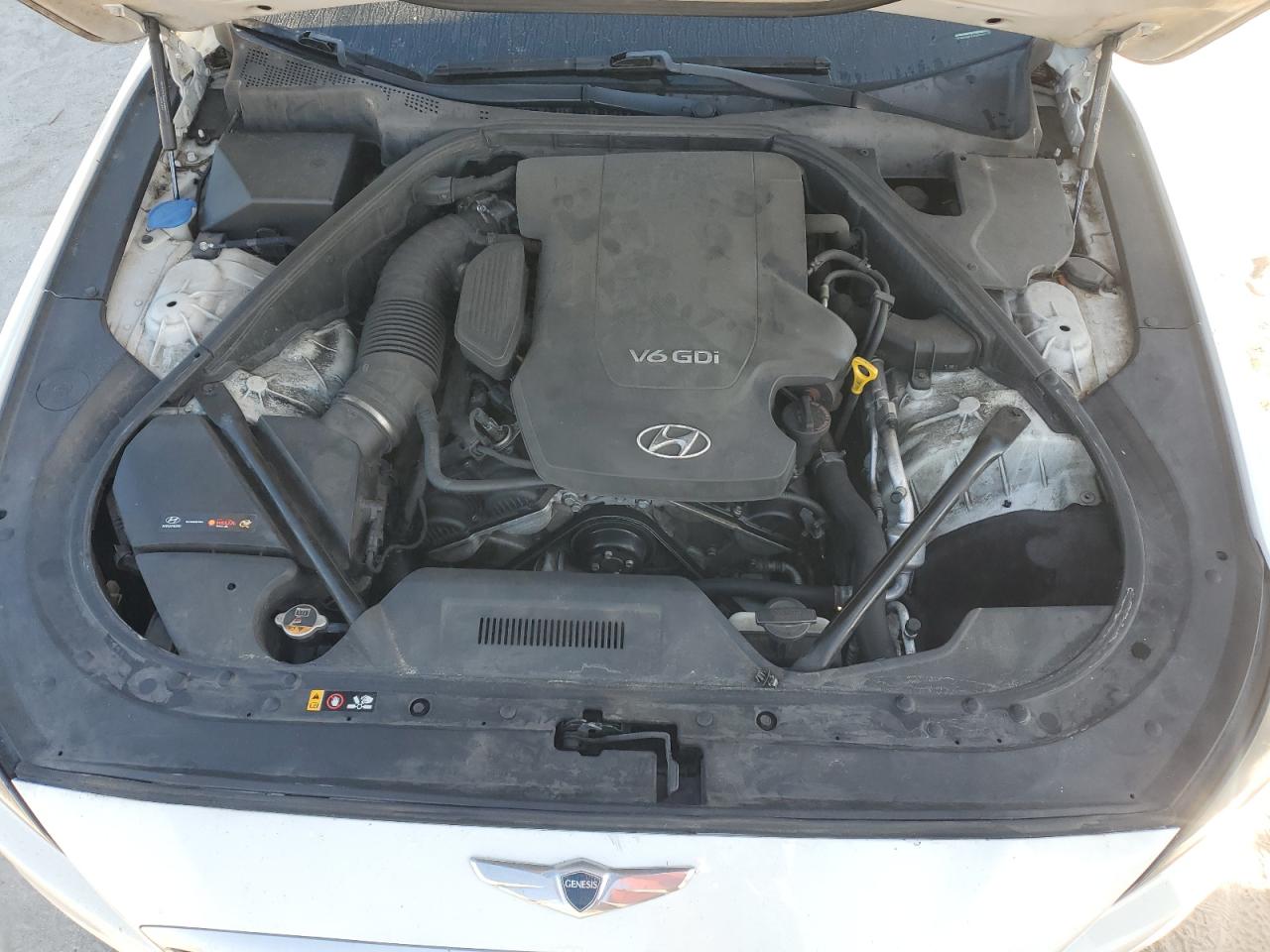 2015 Hyundai Genesis 3.8L VIN: KMHGN4JE6FU014001 Lot: 85002245