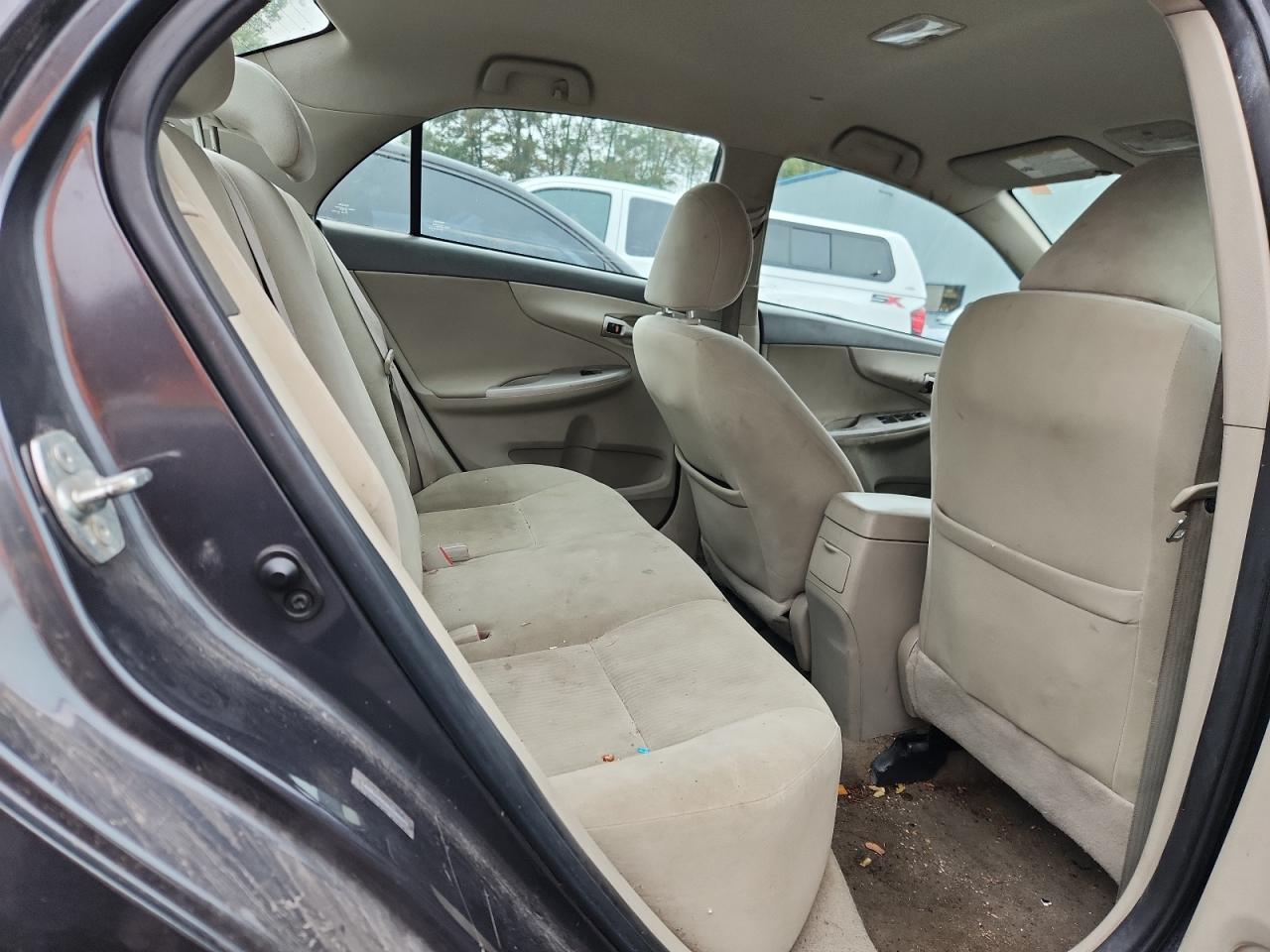 2010 Toyota Corolla Base VIN: 1NXBU4EE3AZ262075 Lot: 85192215