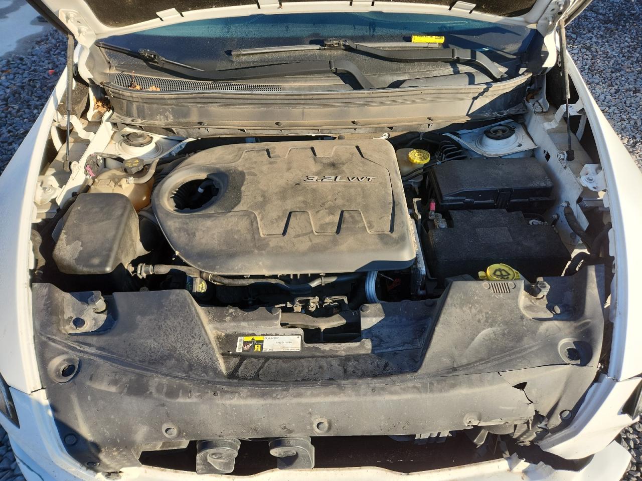 2014 Jeep Cherokee Latitude VIN: 1C4PJLCSXEW102730 Lot: 90494445