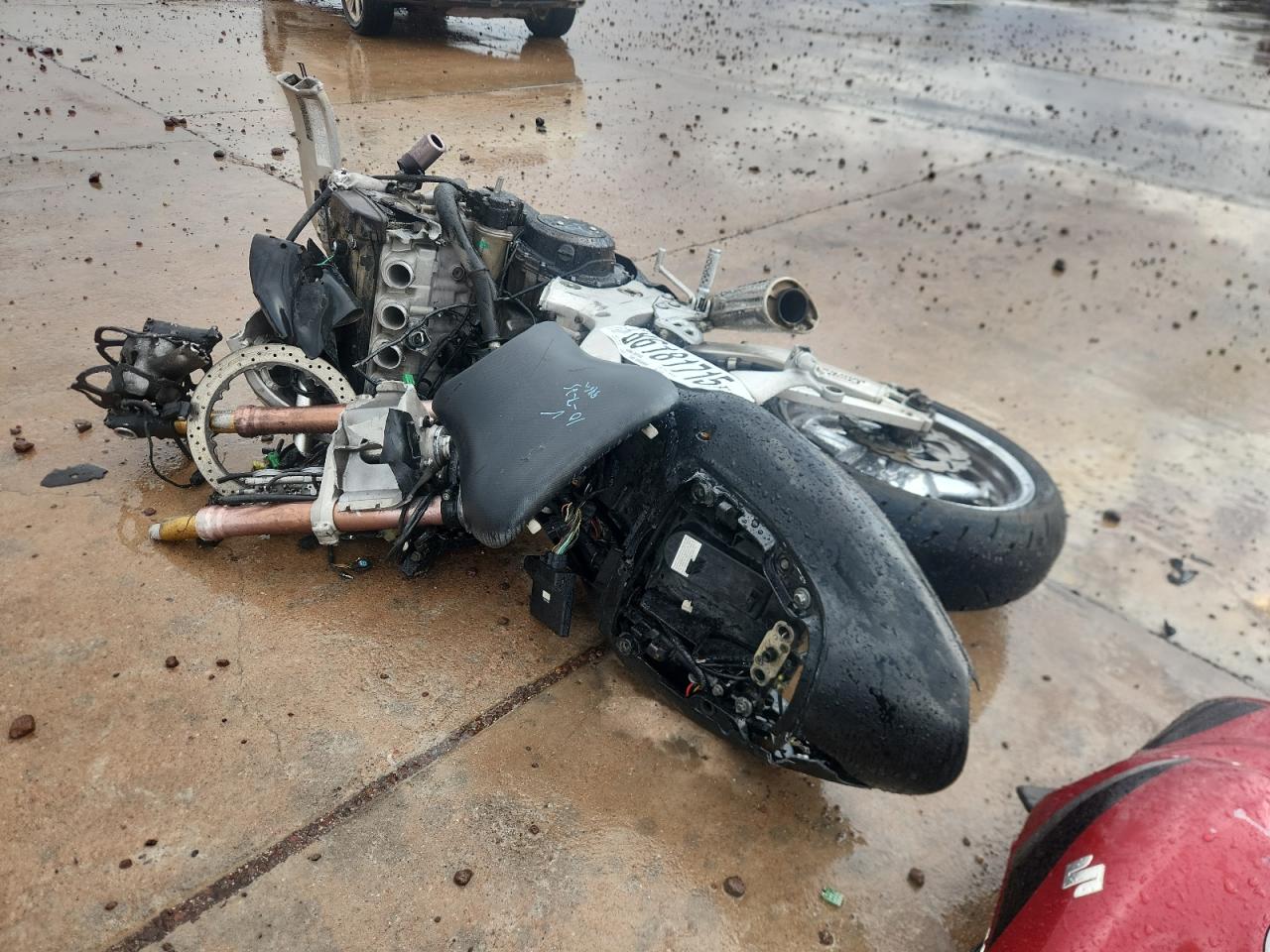 2006 Suzuki Gsx1300 R VIN: JS1GW71A862110329 Lot: 86181715
