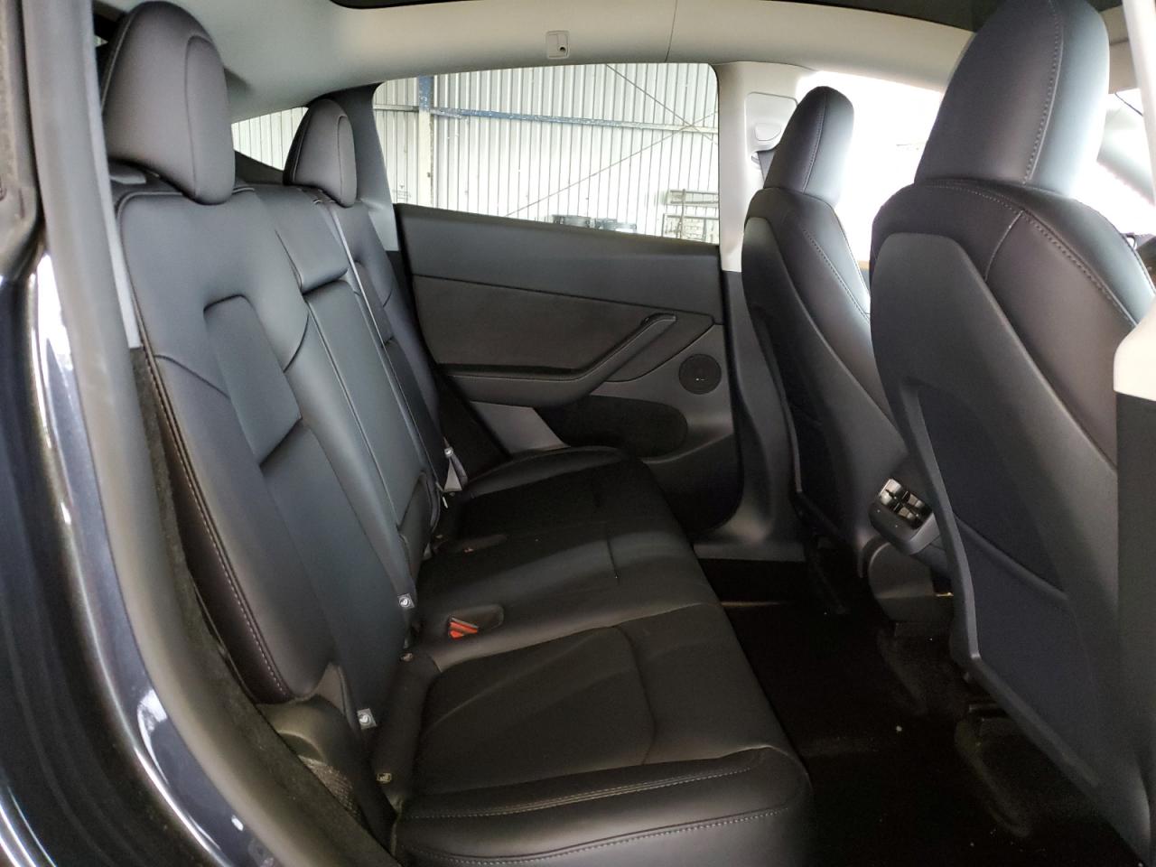 2025 Tesla Model Y VIN: 7SAYGDEE5SF285165 Lot: 84231255