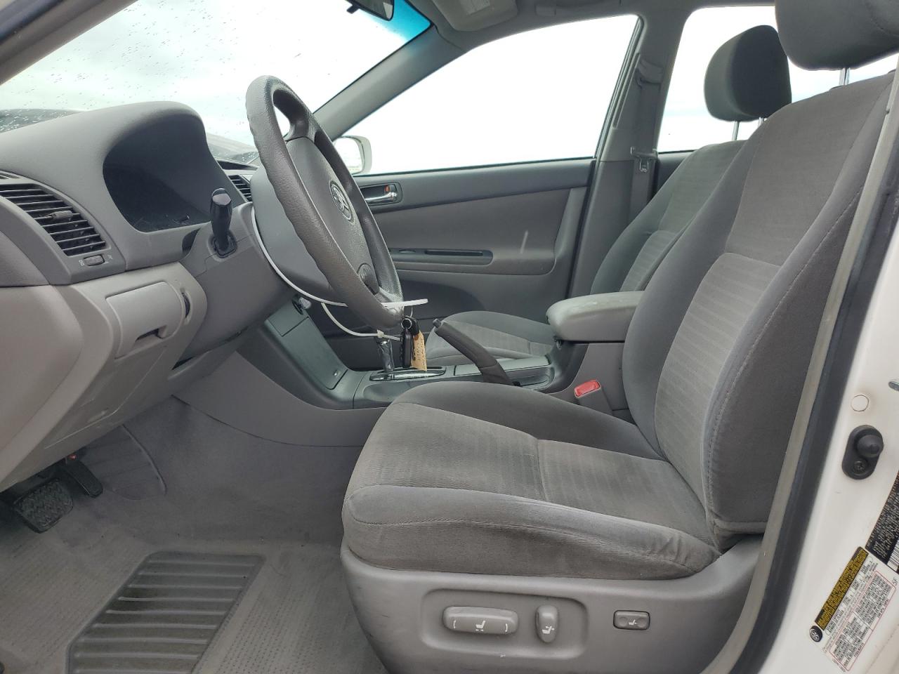 2005 Toyota Camry Le VIN: 4T1BE32K35U640354 Lot: 82371375