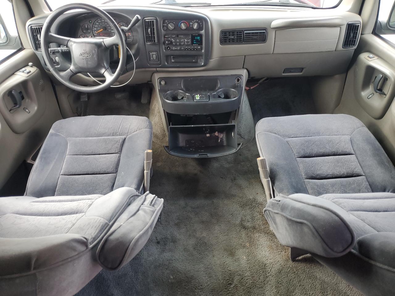 2000 Chevrolet Express G1500 VIN: 1GBFG15R8Y1240748 Lot: 82499705