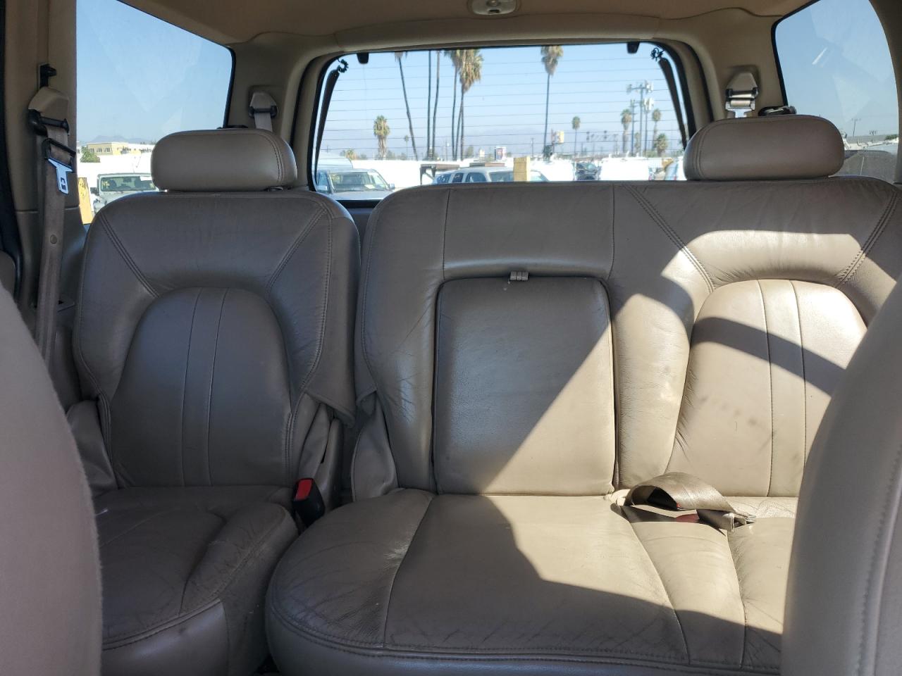 2000 Ford Expedition Eddie Bauer VIN: 1FMRU17LXYLA79362 Lot: 82354485