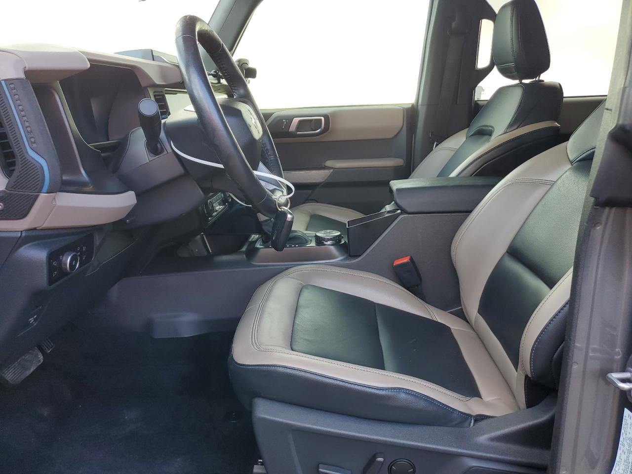 2023 Ford Bronco Base VIN: 1FMEE5DP3PLB94748 Lot: 82261315