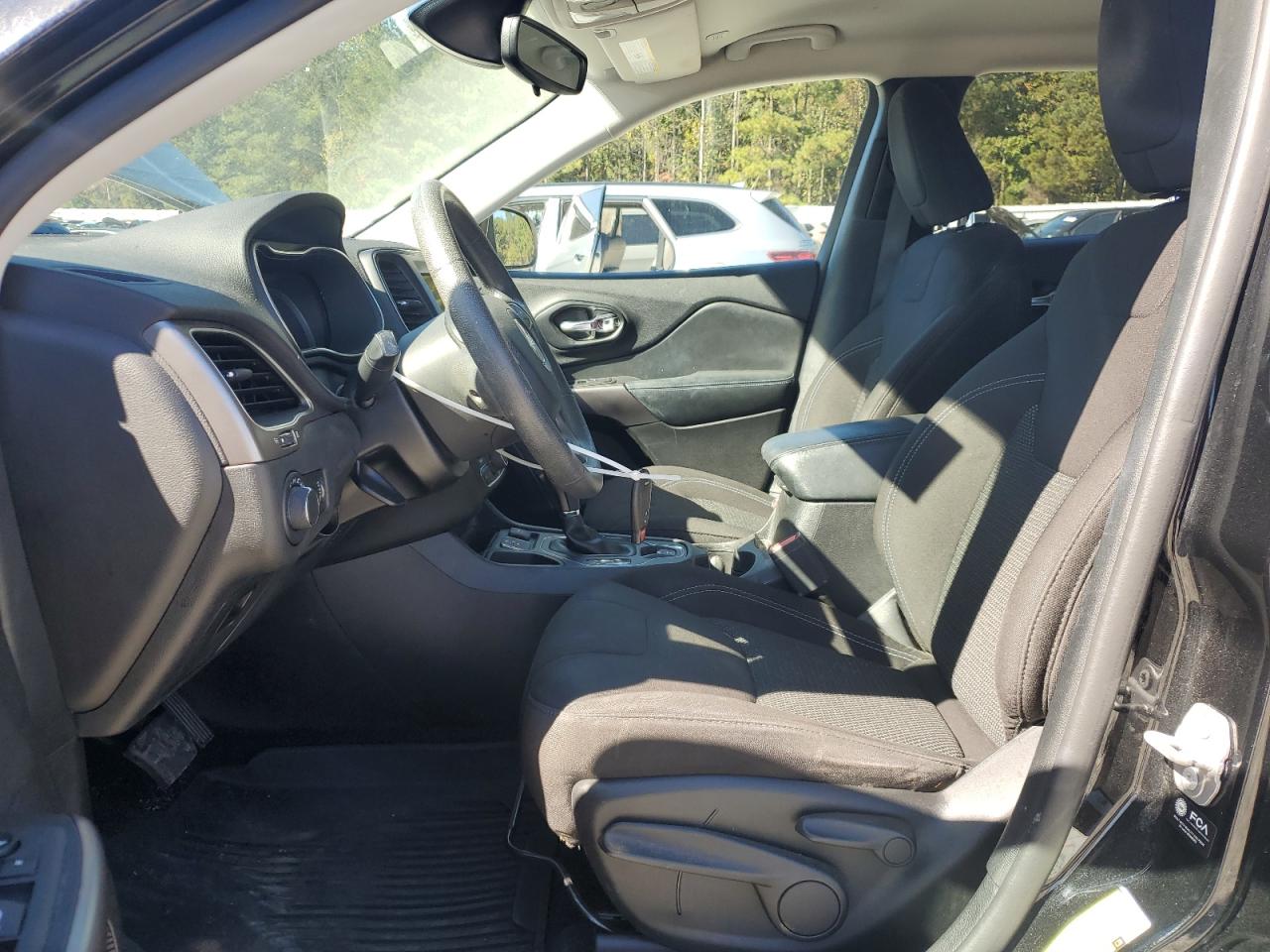 2021 Jeep Cherokee Latitude VIN: 1C4PJLCB1MD146979 Lot: 82680105