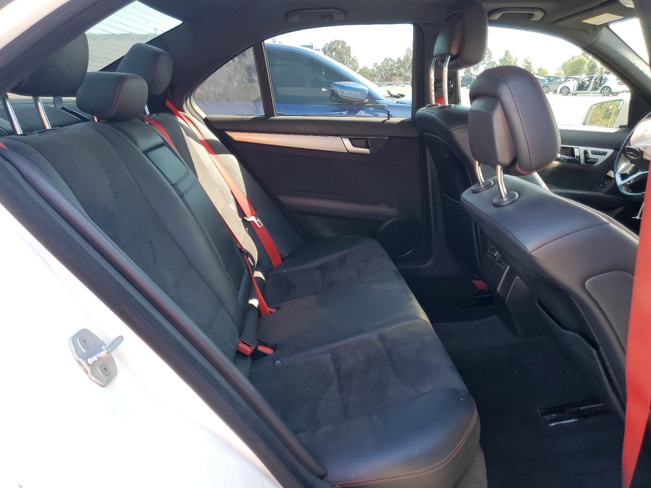 2013 Mercedes-Benz C 250 VIN: WDDGF4HB9DG018770 Lot: 82600445