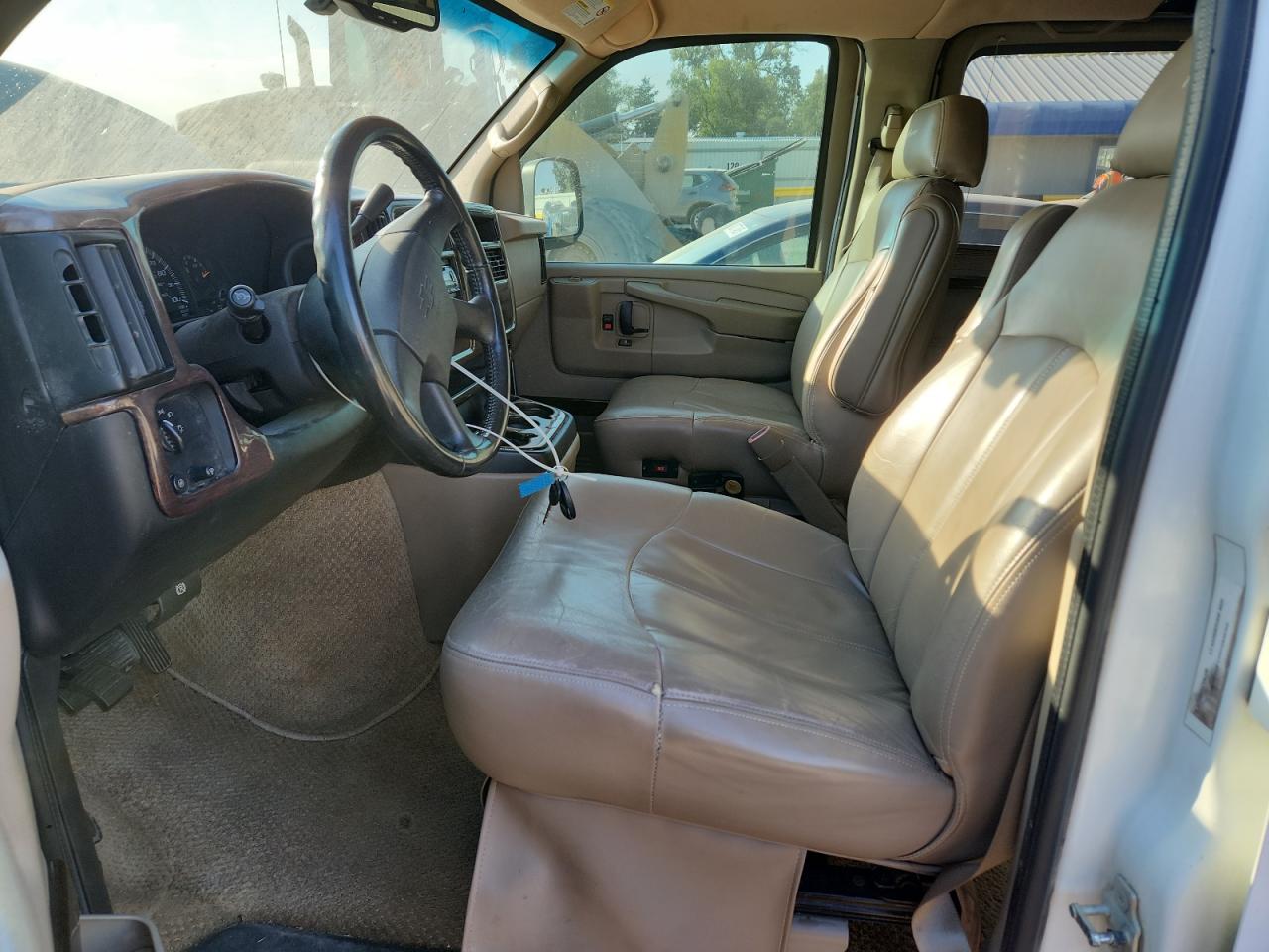 2004 Chevrolet Express G1500 VIN: 1GBFG15T641220939 Lot: 84613025