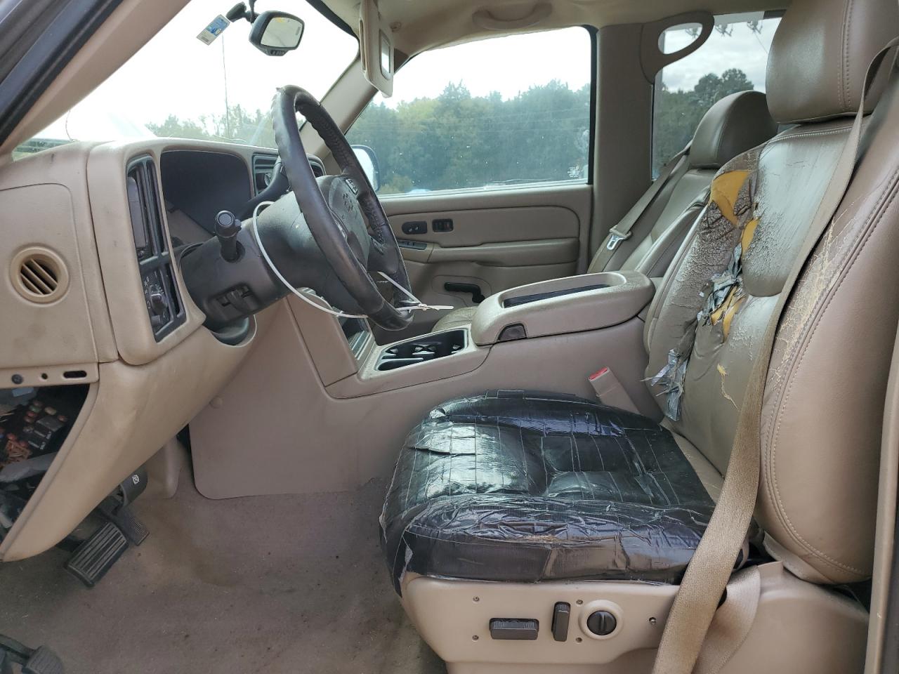 2006 Chevrolet Silverado C2500 Heavy Duty VIN: 1GCHC23D56F260498 Lot: 82265275