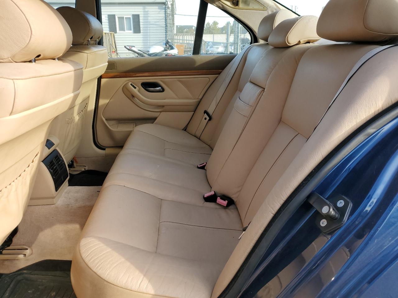 Фото: WBADM6333XBY29137