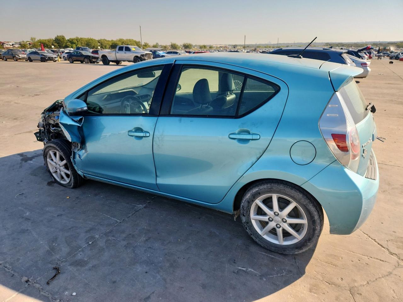 2012 Toyota Prius C VIN: JTDKDTB30C1012041 Lot: 82468485
