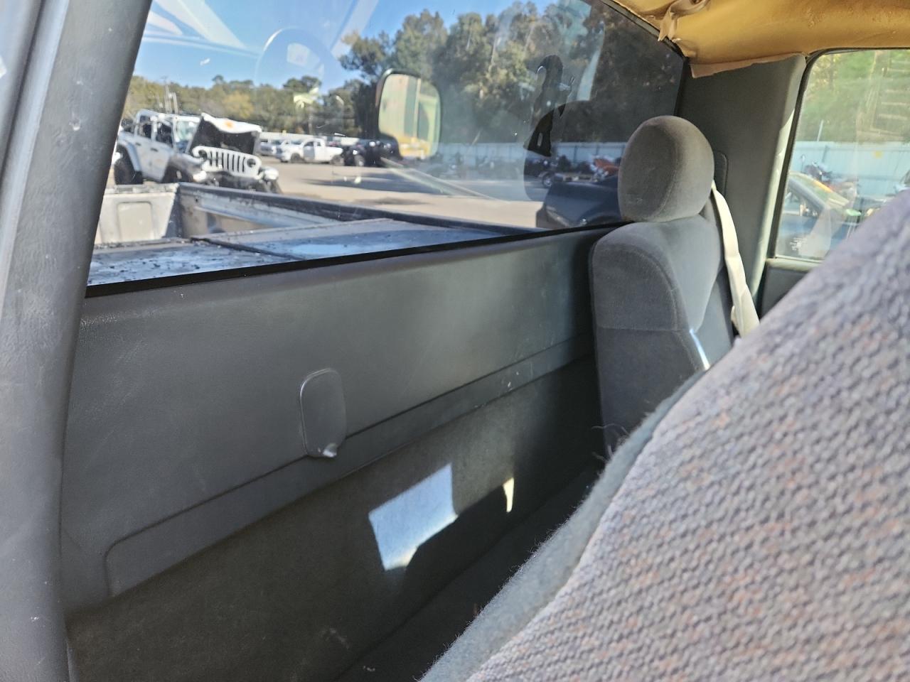 2000 GMC New Sierra C1500 VIN: 1GTEC14T3YZ180119 Lot: 86122935