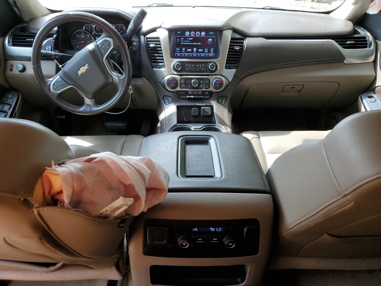 2017 Chevrolet Suburban C1500 Lt VIN: 1GNSCHKC1HR221207 Lot: 81977145