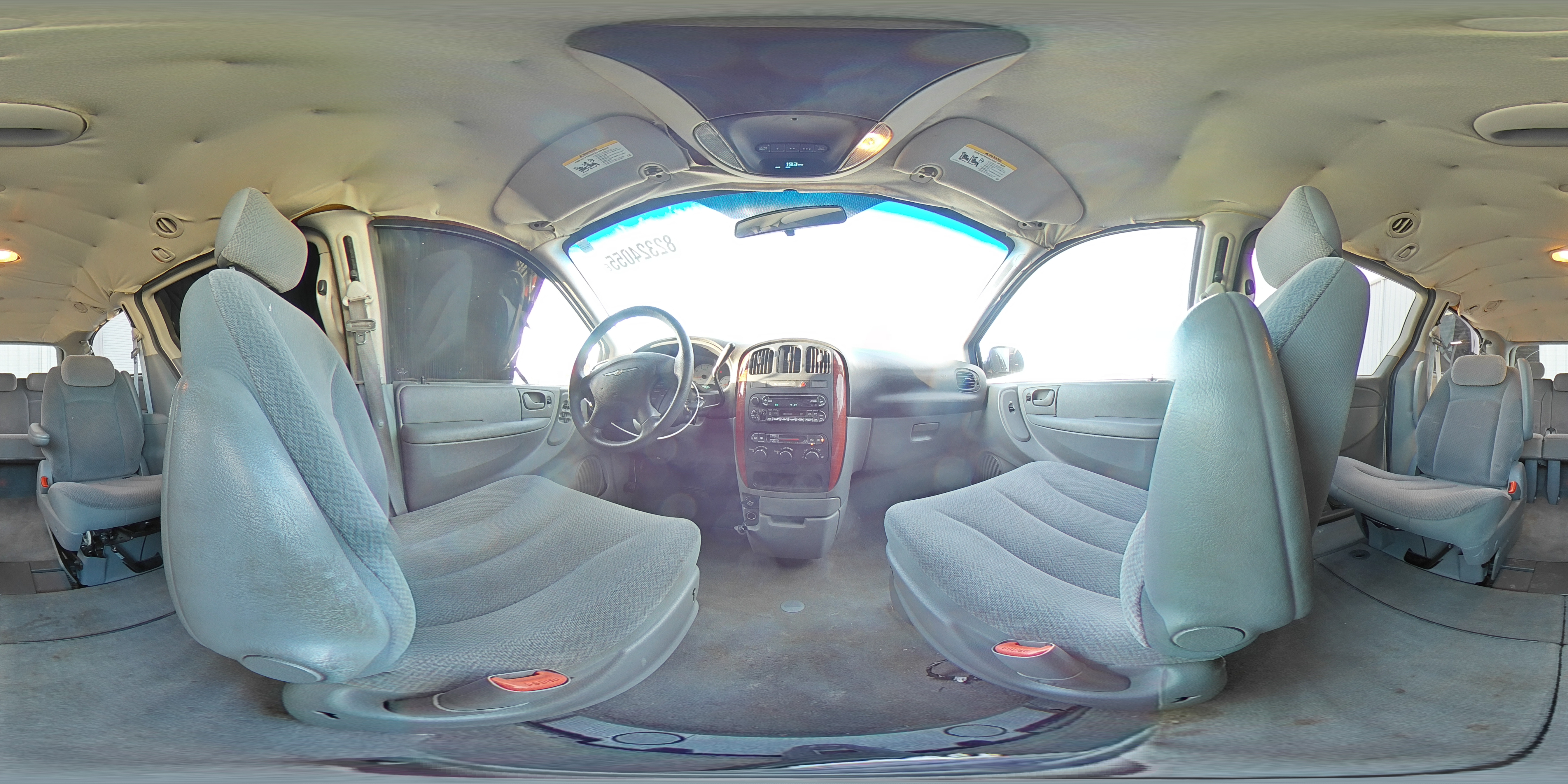2005 Chrysler Town & Country Lx VIN: 2C4GP44R45R591974 Lot: 82324055