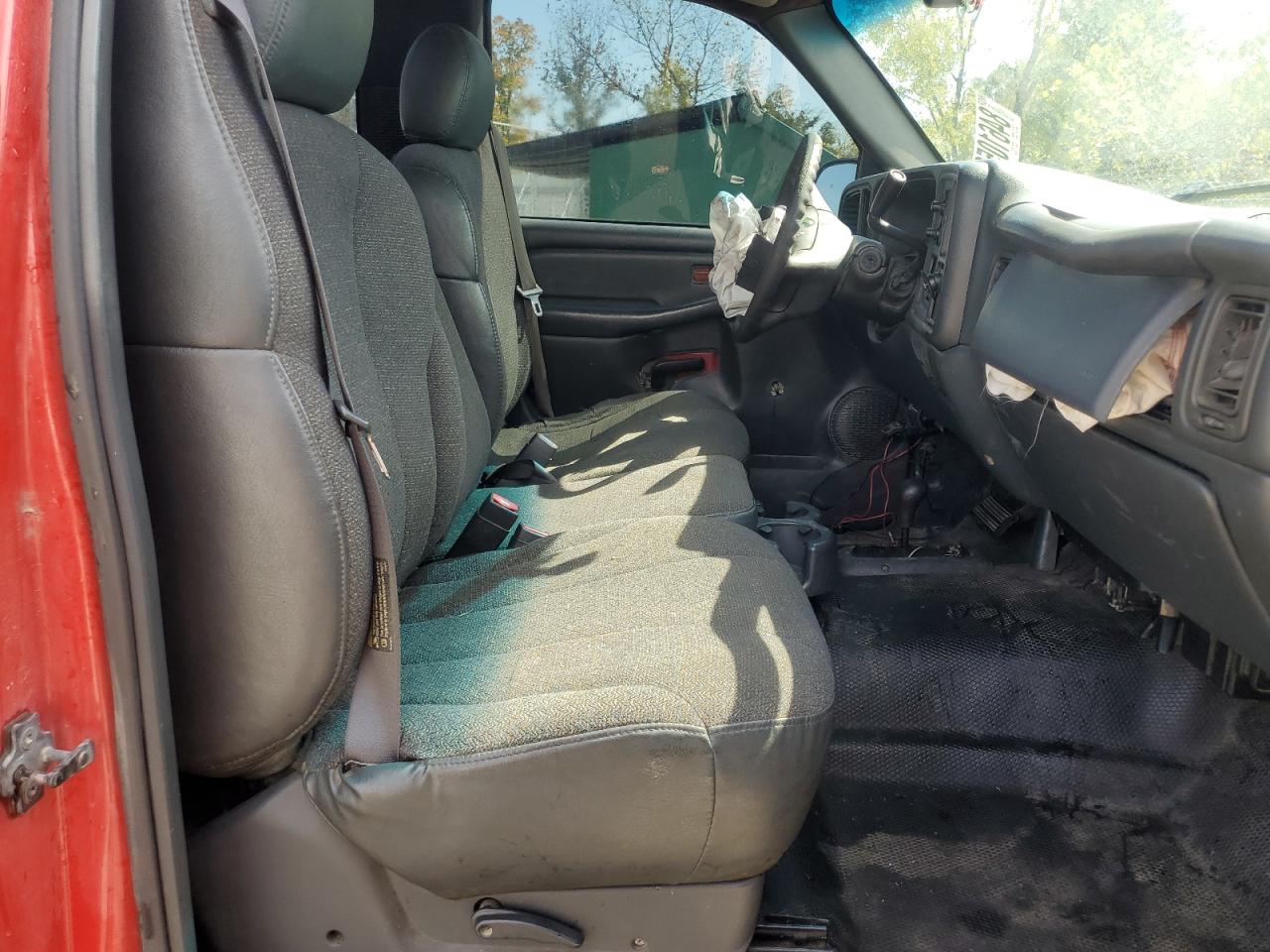 2001 Chevrolet Silverado K1500 VIN: 1GCEK14V21E266281 Lot: 84610505