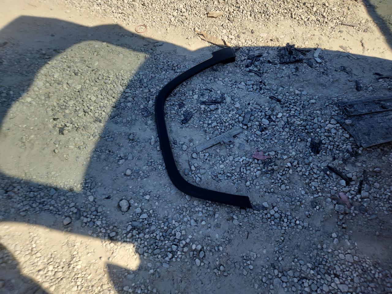 2015 Jeep Cherokee Latitude VIN: 1C4PJLCB6FW781784 Lot: 82654875