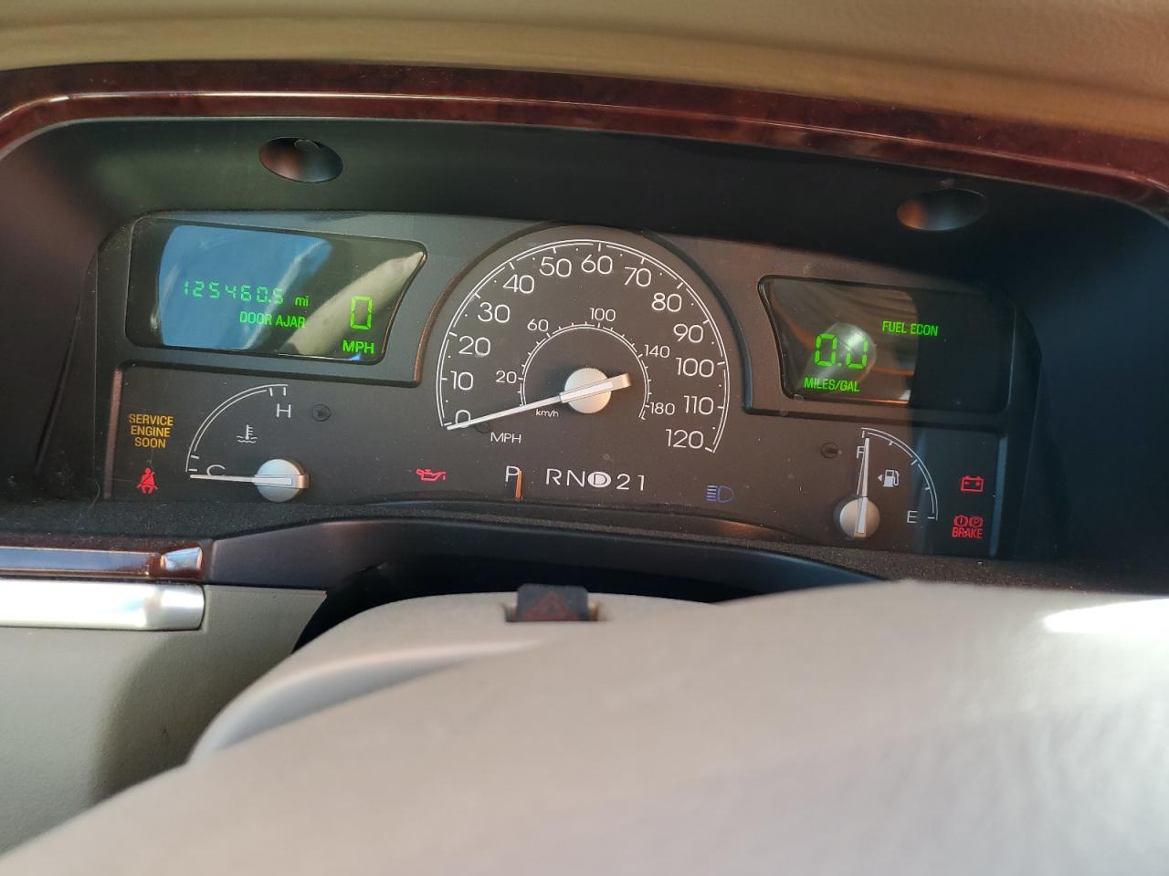 2005 Lincoln Uk VIN: 1LNHM81W45Y638541 Lot: 81830005