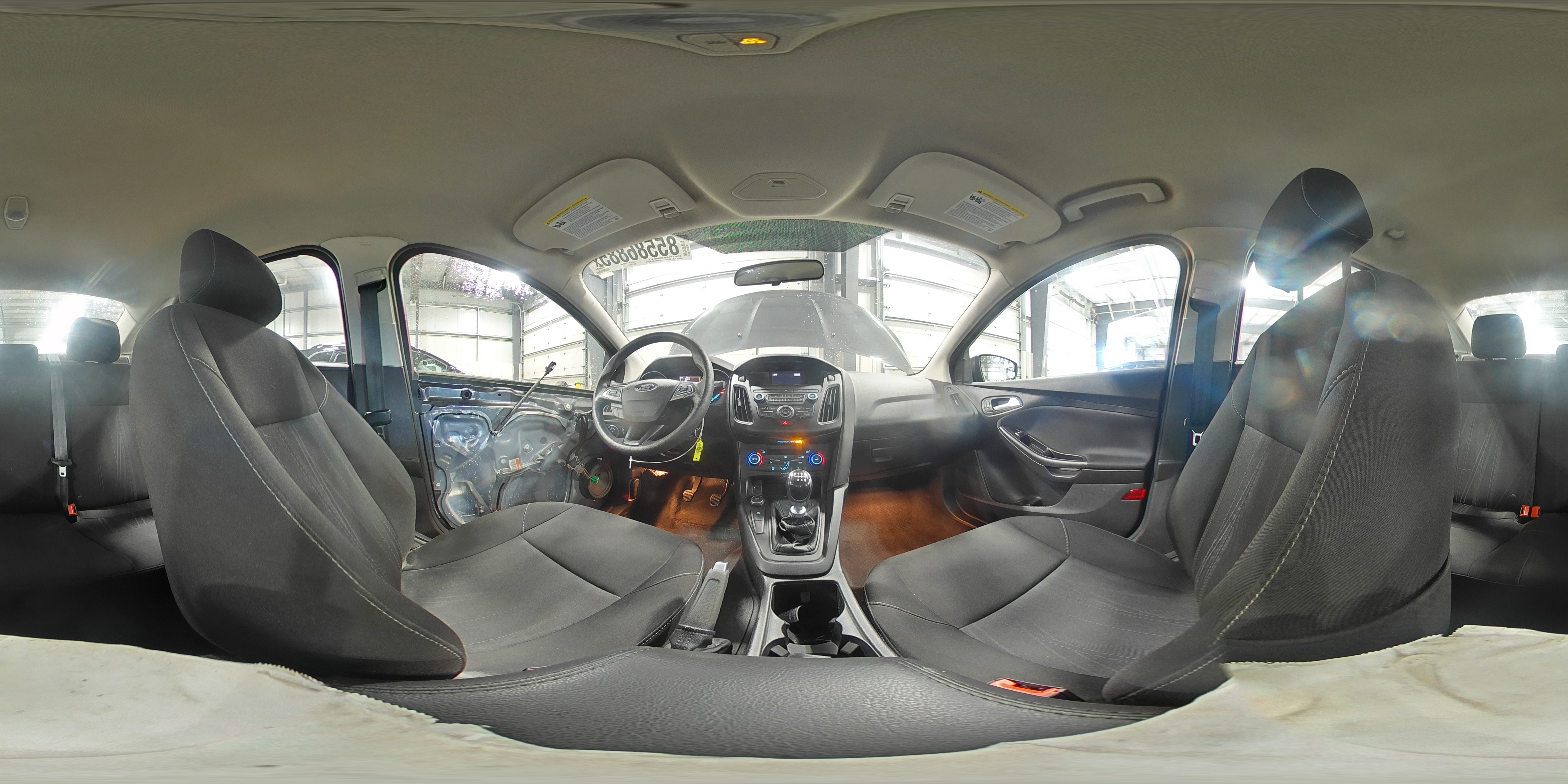 2018 Ford Focus Se VIN: 1FADP3FE9JL230353 Lot: 85586885