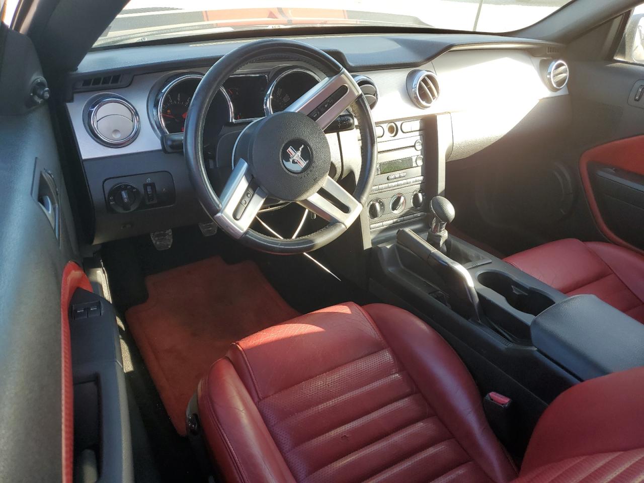 2005 Ford Mustang Gt VIN: 1ZVFT82H555124016 Lot: 90660955