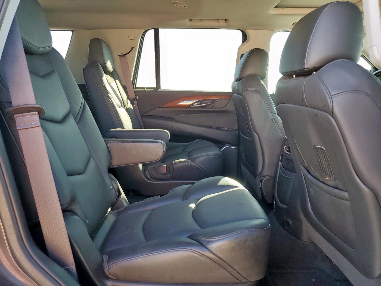 2016 Cadillac Escalade Luxury VIN: 1GYS4BKJ2GR369666 Lot: 84650945