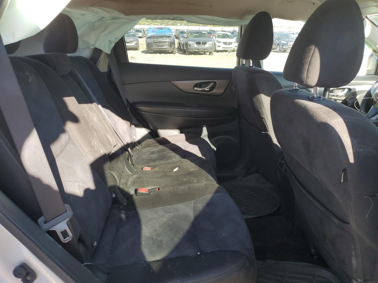 2015 Nissan Rogue S VIN: KNMAT2MV4FP555269 Lot: 84943145