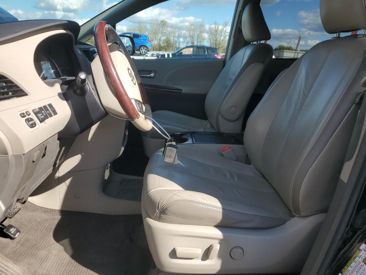 2011 Toyota Sienna Xle VIN: 5TDYK3DC0BS092391 Lot: 85557835