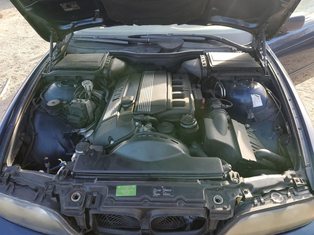 Фото: WBADM6333XBY29137