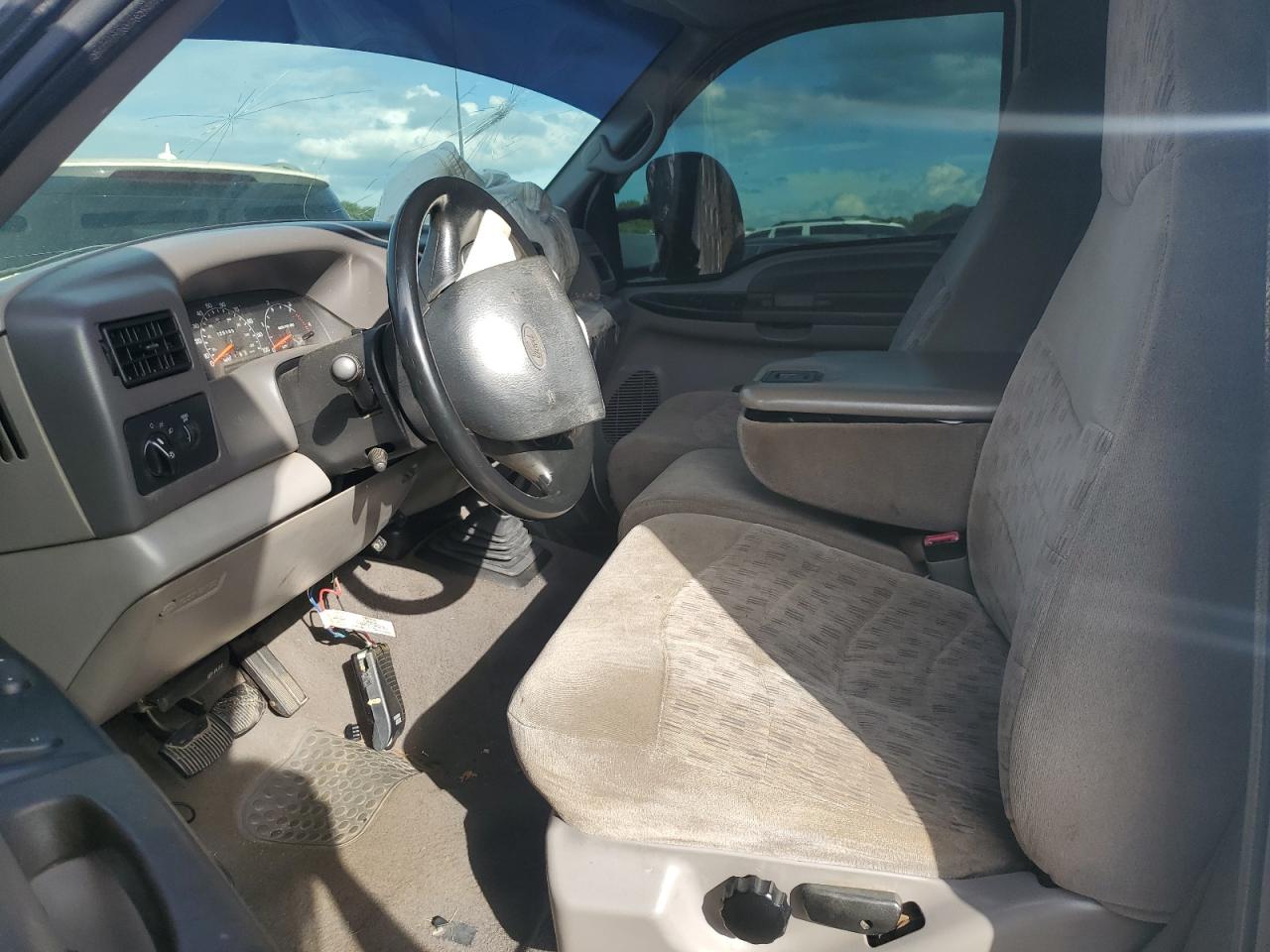 2000 Ford F350 Super Duty VIN: 1FTWX32F0YEB29217 Lot: 84732405