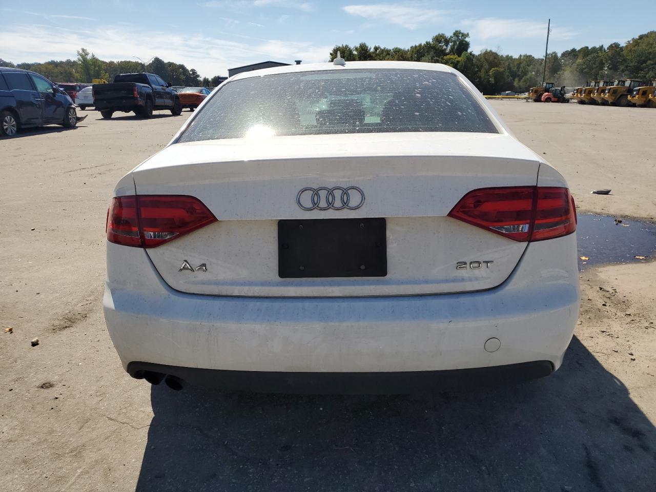 2011 Audi A4 Premium VIN: WAUAFAFL0BN037725 Lot: 82308745