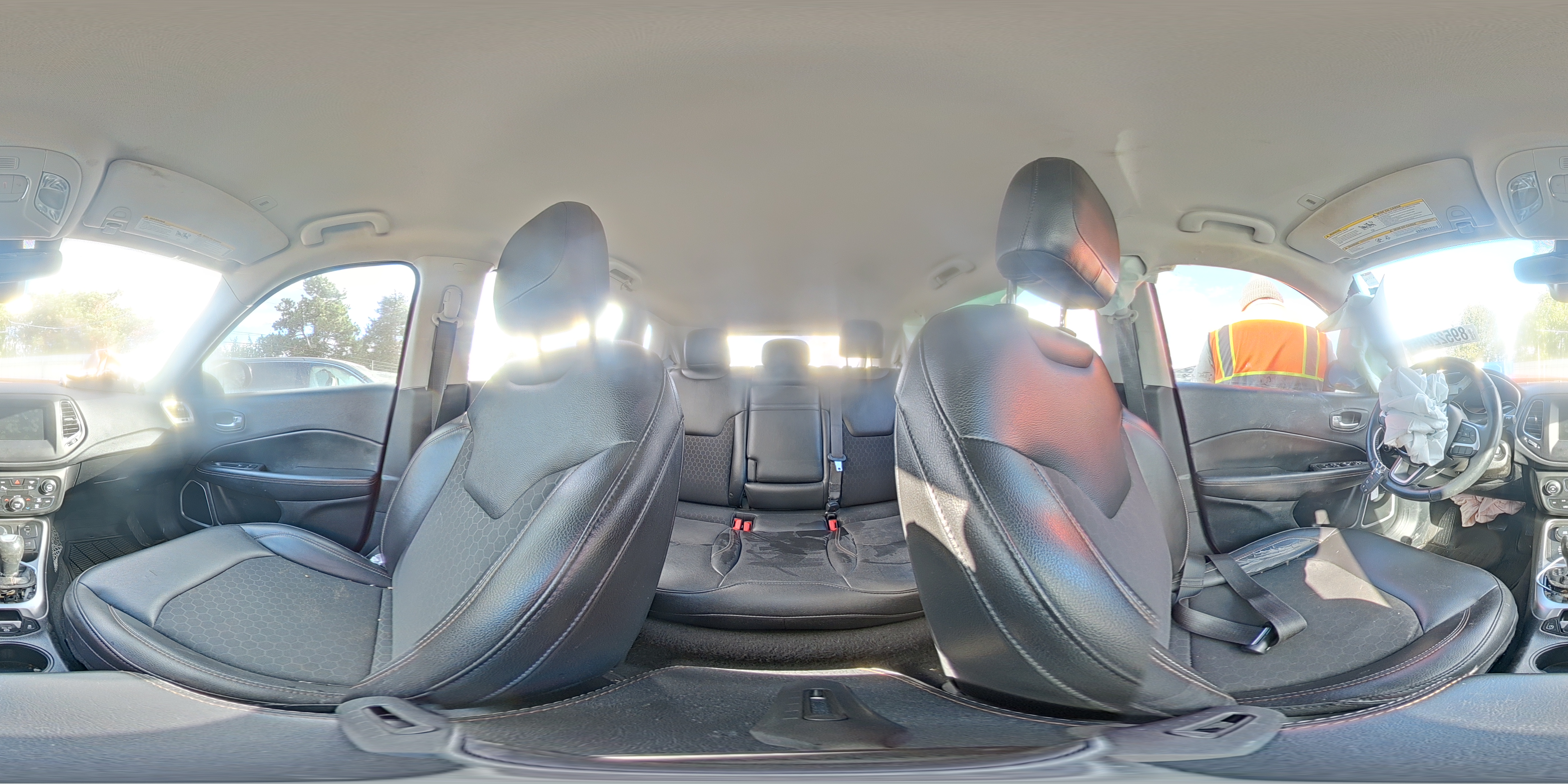 2018 Jeep Compass Latitude VIN: 3C4NJDBB8JT333530 Lot: 89522085