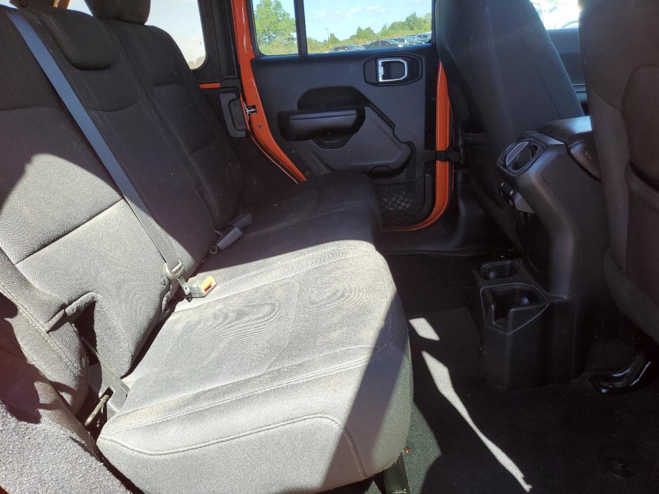 2018 Jeep Wrangler Unlimited Sport VIN: 1C4HJXDG0JW180966 Lot: 82193225